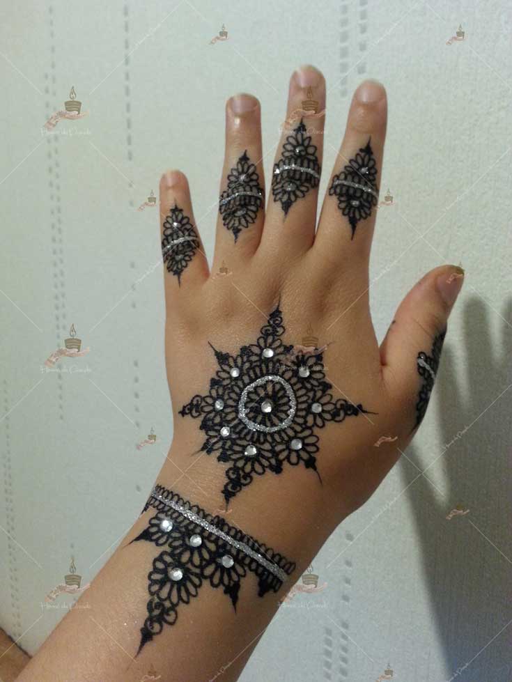 prestation henné du paradis mariage paris naturel henna henne domicile hlel tatouage fiancailles fassi mehendi day pas cher noir blanc rouge ile de france pose 78 yvelines mureaux poissy meulan argenteuil invitee main mariée