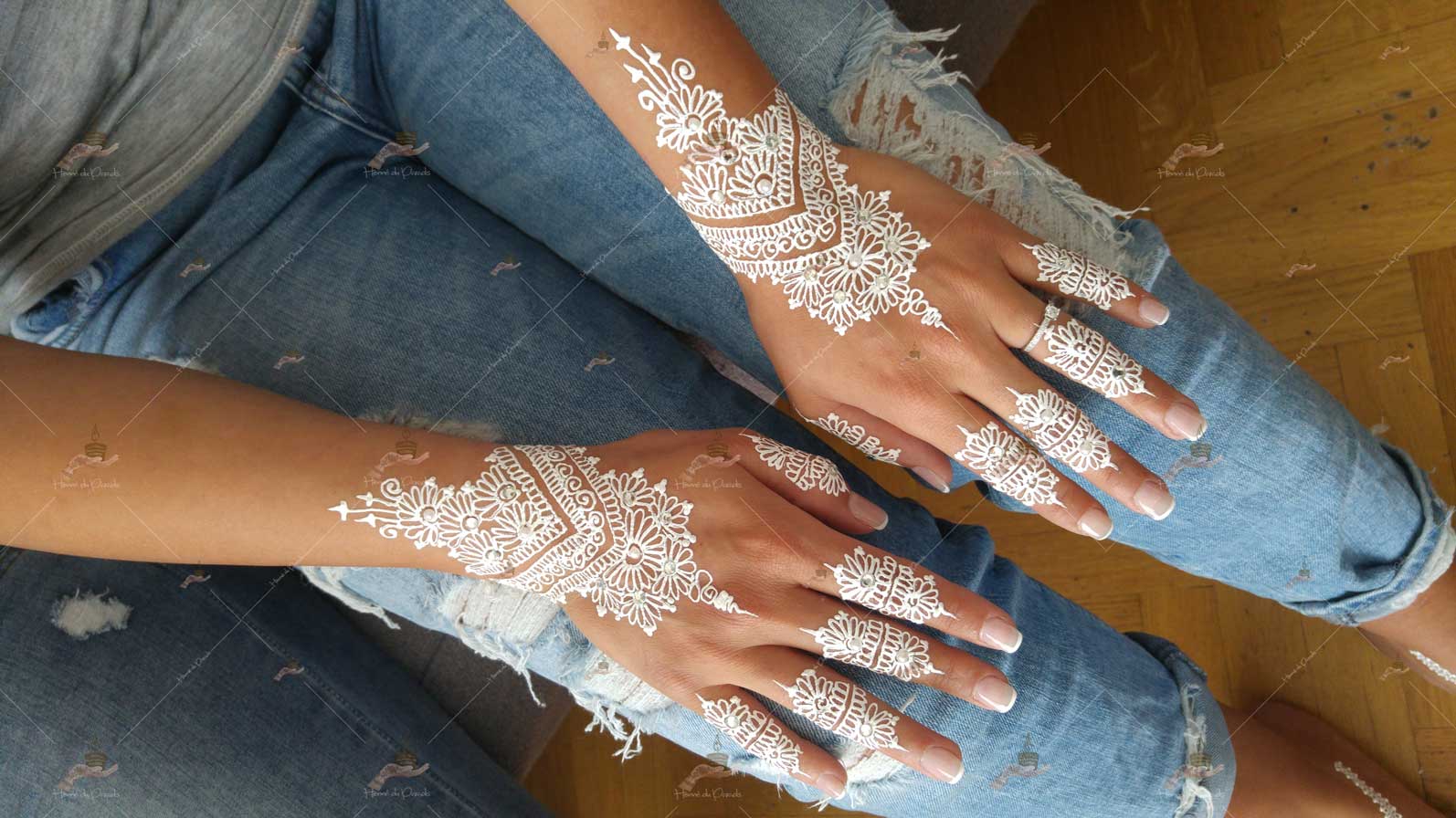 prestation henné du paradis mariage paris naturel henna henne domicile hlel tatouage fiancailles fassi mehendi day pas cher noir blanc rouge ile de france pose 78 yvelines mureaux poissy meulan argenteuil invitee main mariée