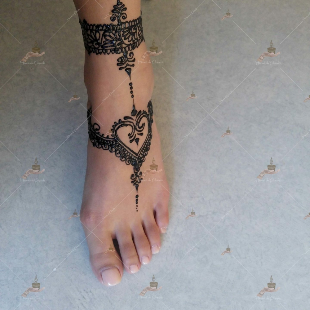 prestation henné du paradis mariage paris naturel henna henne domicile hlel tatouage fiancailles fassi mehendi day pas cher noir blanc rouge ile de france pose 78 yvelines mureaux poissy meulan pieds argenteuil invitee main mariée