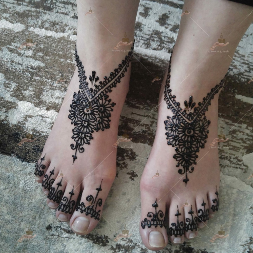 prestation henné du paradis mariage paris naturel henna henne domicile hlel tatouage fiancailles fassi mehendi day pas cher noir blanc rouge ile de france pose 78 yvelines mureaux poissy meulan pieds argenteuil invitee main mariée