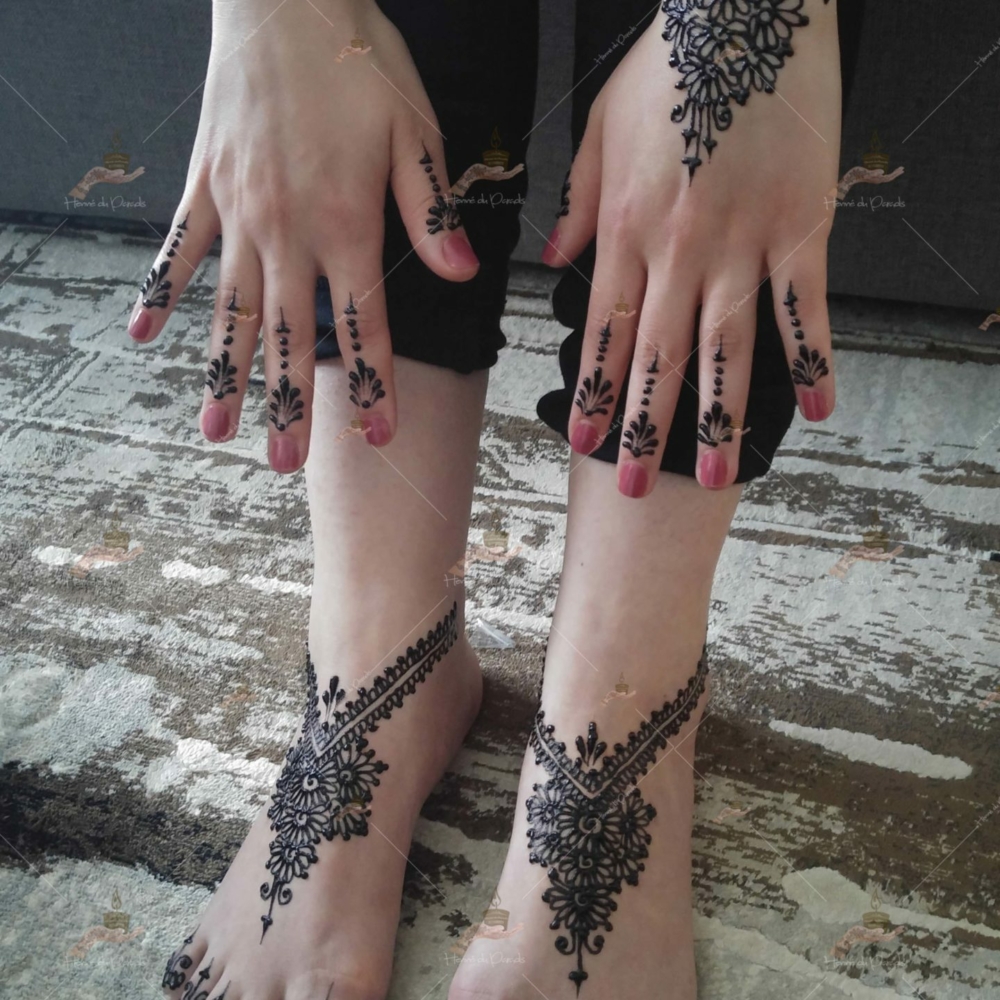 prestation henné du paradis mariage paris naturel henna henne domicile hlel tatouage fiancailles fassi mehendi day pas cher noir blanc rouge ile de france pose 78 yvelines mureaux poissy pieds meulan argenteuil invitee main mariée