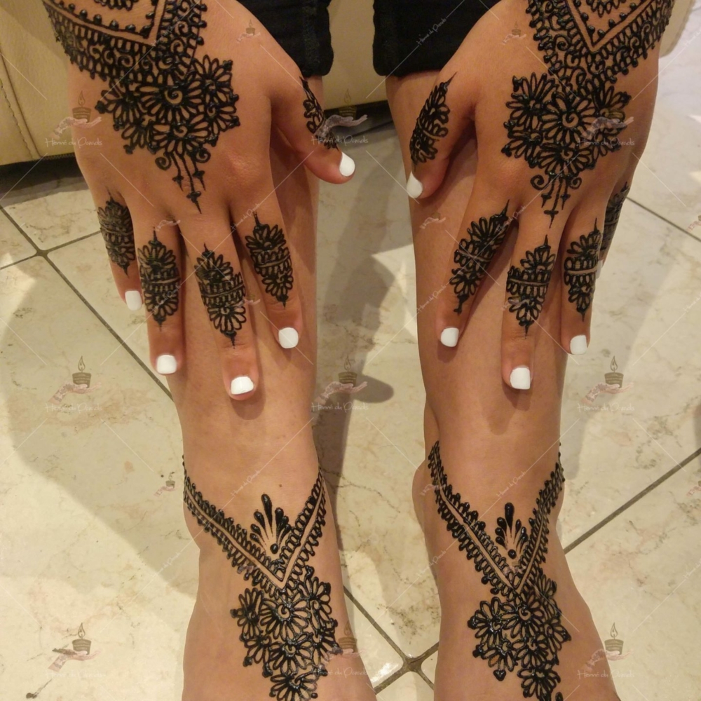 prestation henné du paradis mariage paris naturel henna henne domicile hlel tatouage fiancailles fassi mehendi day pas cher noir blanc rouge ile de france pose 78 yvelines mureaux poissy pieds meulan argenteuil invitee main mariée