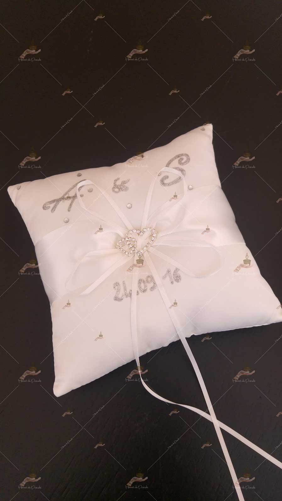 coussin, porte-alliances, personnalisé paris, idf, Ile-de-france, 78, mariage, fiançailles, hlel, personnalisation, cérémonie, artisanale, amour, mariés, henné, henna