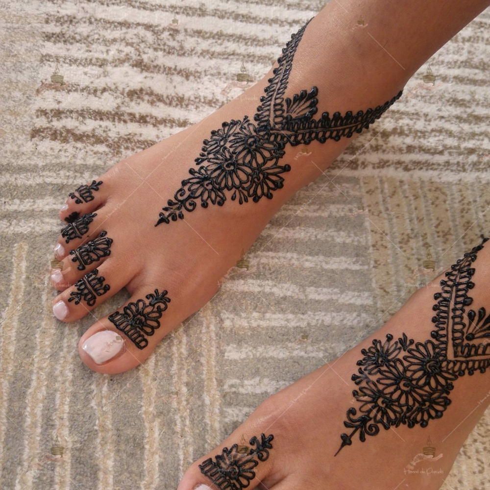 prestation henné du paradis mariage paris naturel henna henne domicile hlel tatouage fiancailles fassi mehendi day pas cher noir blanc rouge ile de france pose 78 yvelines mureaux poissy meulan pieds argenteuil invitee main mariée