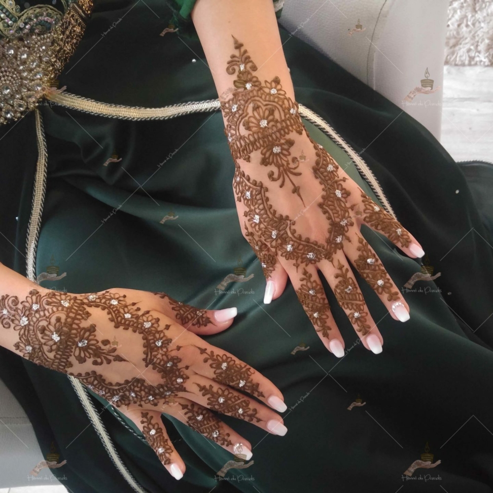 prestation henné du paradis mariage paris naturel henna henne domicile hlel tatouage fiancailles fassi mehendi day pas cher noir blanc rouge ile de france pose 78 yvelines mureaux poissy meulan argenteuil invitee main mariée