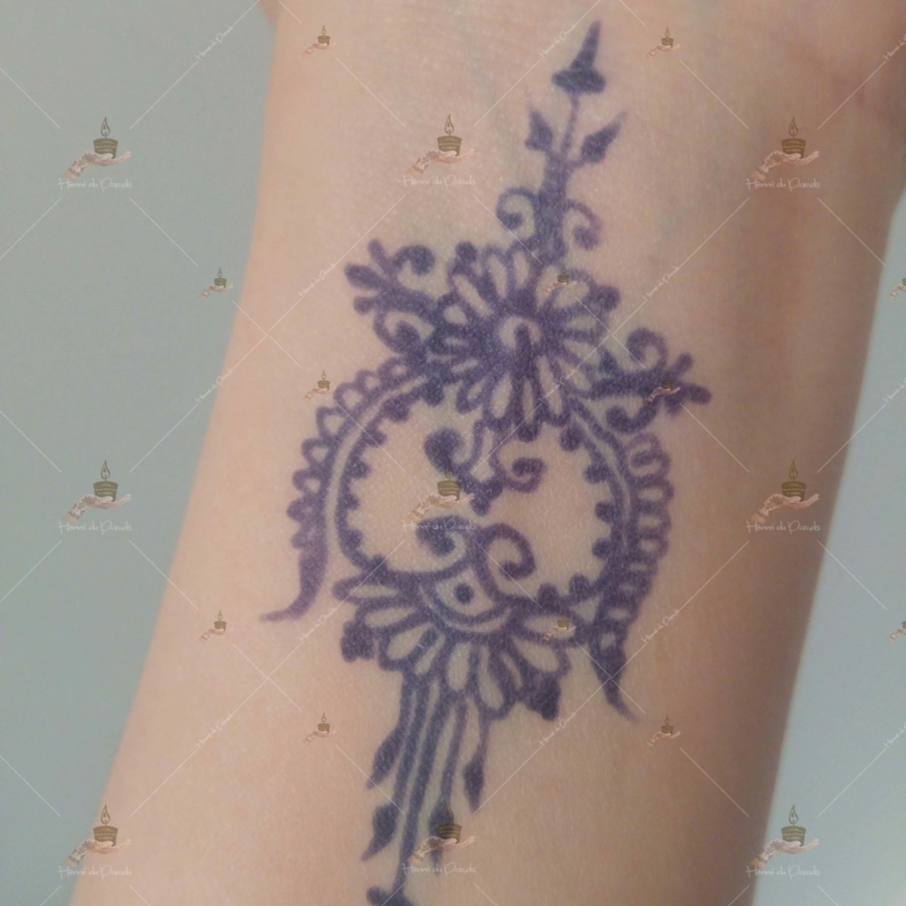 prestation henné du paradis mariage paris naturel henna henne domicile hlel tatouage fiancailles fassi mehendi day pas cher noir blanc rouge ile de france pose 78 yvelines mureaux poissy meulan argenteuil invitee main mariée