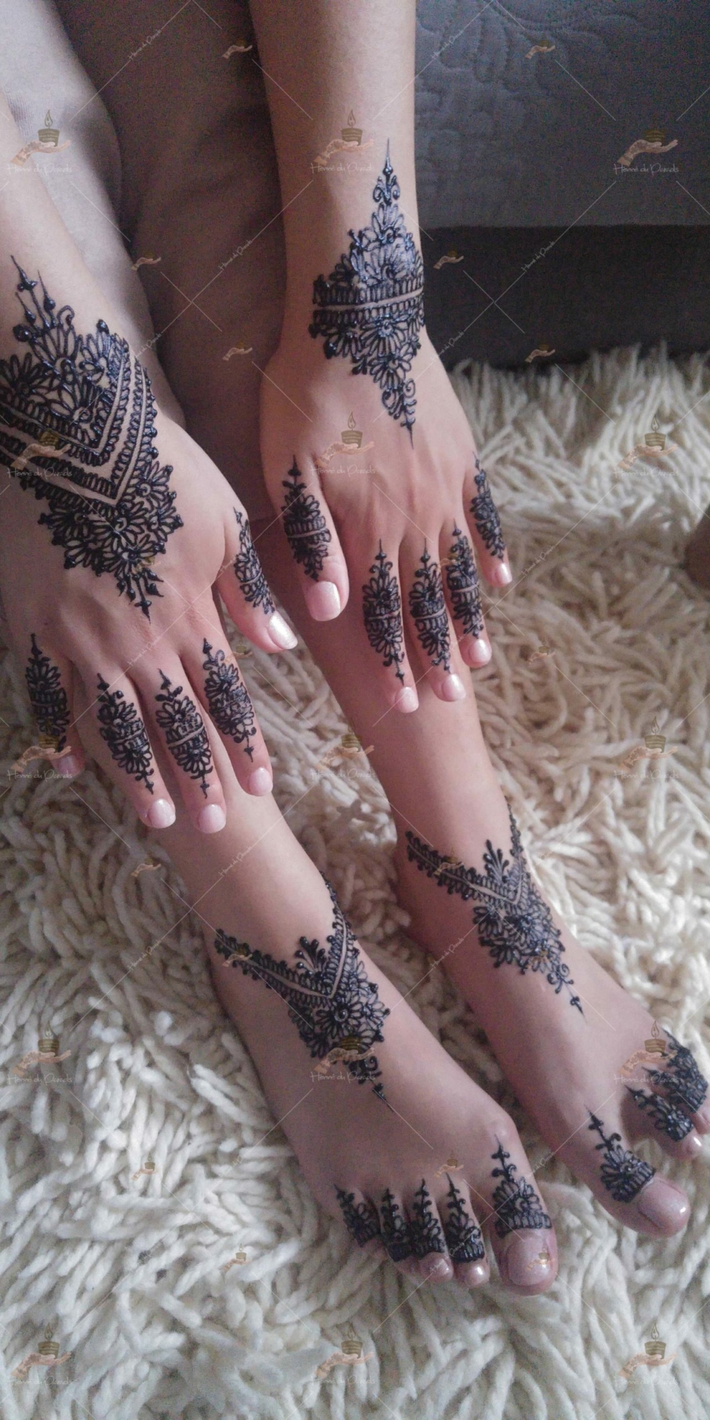 prestation fiançailles noir rouge Argenteuil invitée prix main dos cheville fête corps tatto déplacement pied blanc henné naturel qualité mariage Paris henna henne domicile paradis hlel tatouage fiancailles fassi mehendi day pas cher ile france pose 78 yvelines mureaux poissy meulan