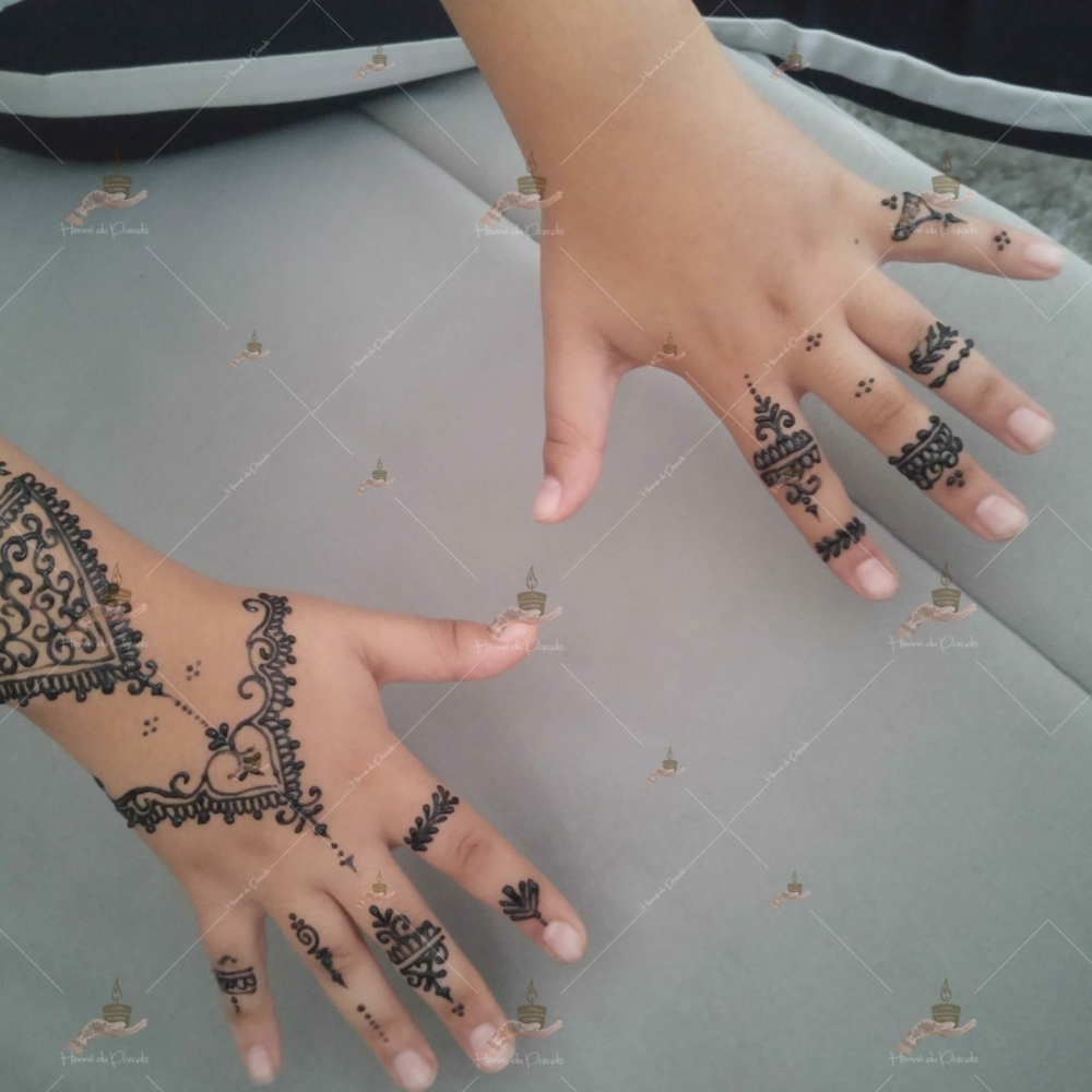 prestation henné du paradis mariage paris naturel henna henne domicile hlel tatouage fiancailles fassi mehendi day pas cher noir blanc rouge ile de france pose 78 yvelines mureaux poissy meulan argenteuil invitee main mariée