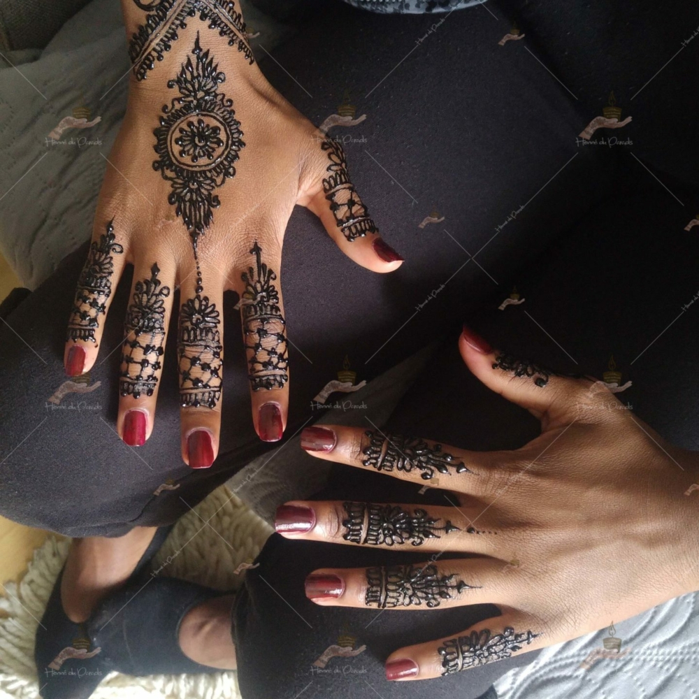 prestation henné du paradis mariage paris naturel henna henne domicile hlel tatouage fiancailles fassi mehendi day pas cher noir blanc rouge ile de france pose 78 yvelines mureaux poissy meulan argenteuil invitee main mariée