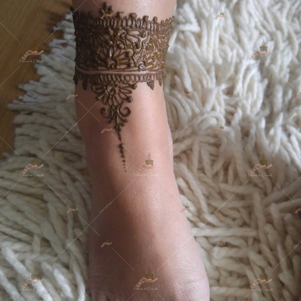 prestation henné du paradis pieds mariage paris naturel henna henne domicile hlel tatouage fiancailles fassi mehendi day pas cher noir blanc rouge ile de france pose 78 yvelines mureaux poissy meulan argenteuil invitee main mariée