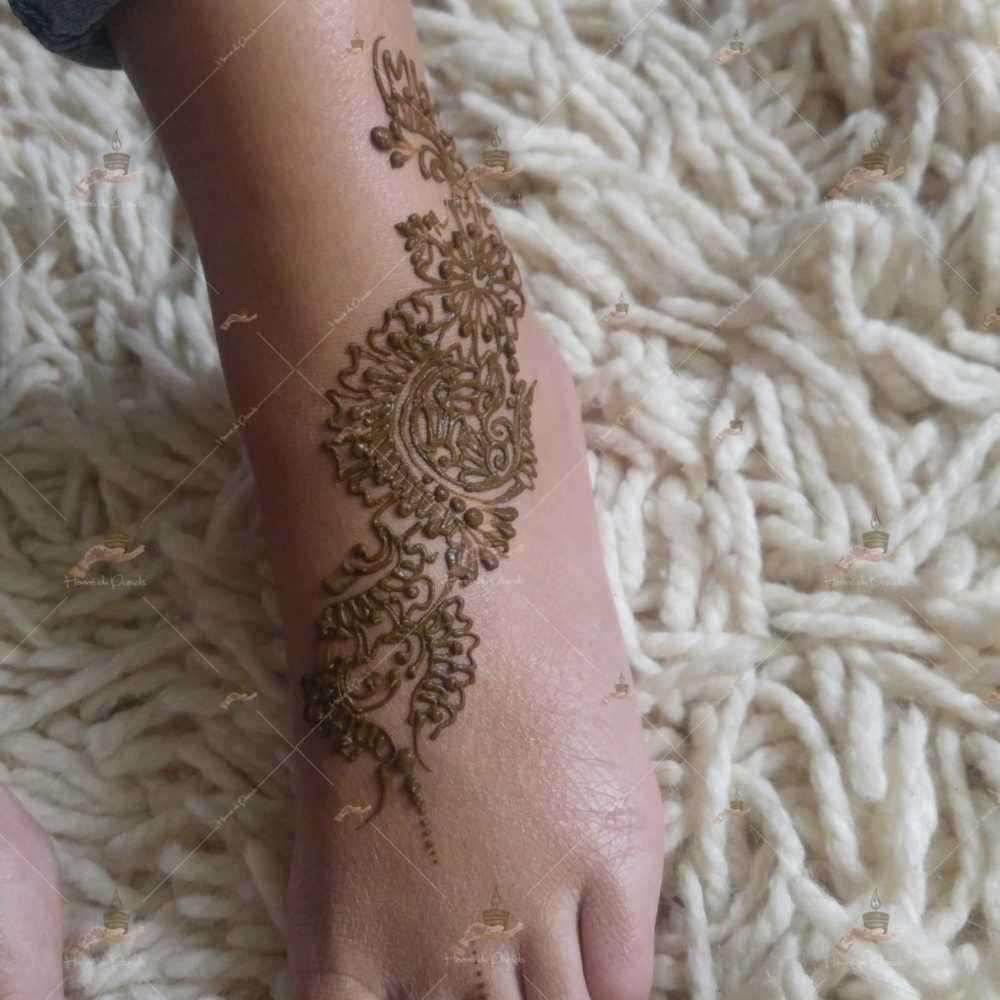 prestation henné du paradis mariage paris naturel henna henne domicile hlel tatouage fiancailles fassi mehendi day pas cher noir blanc rouge ile de france pose 78 yvelines mureaux poissy pieds meulan argenteuil invitee main mariée