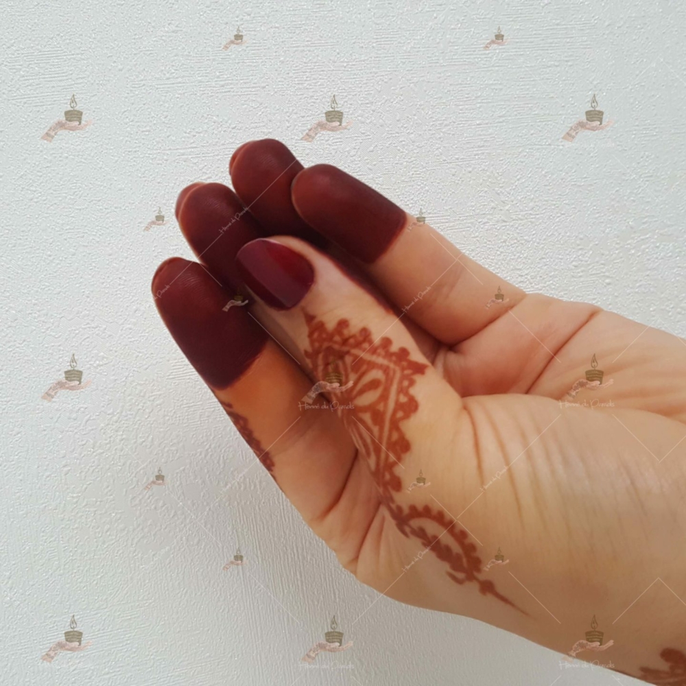 prestation henné du paradis mariage paris naturel henna henne domicile hlel tatouage fiancailles fassi mehendi day pas cher noir blanc rouge ile de france pose 78 yvelines mureaux poissy meulan argenteuil invitee main mariée