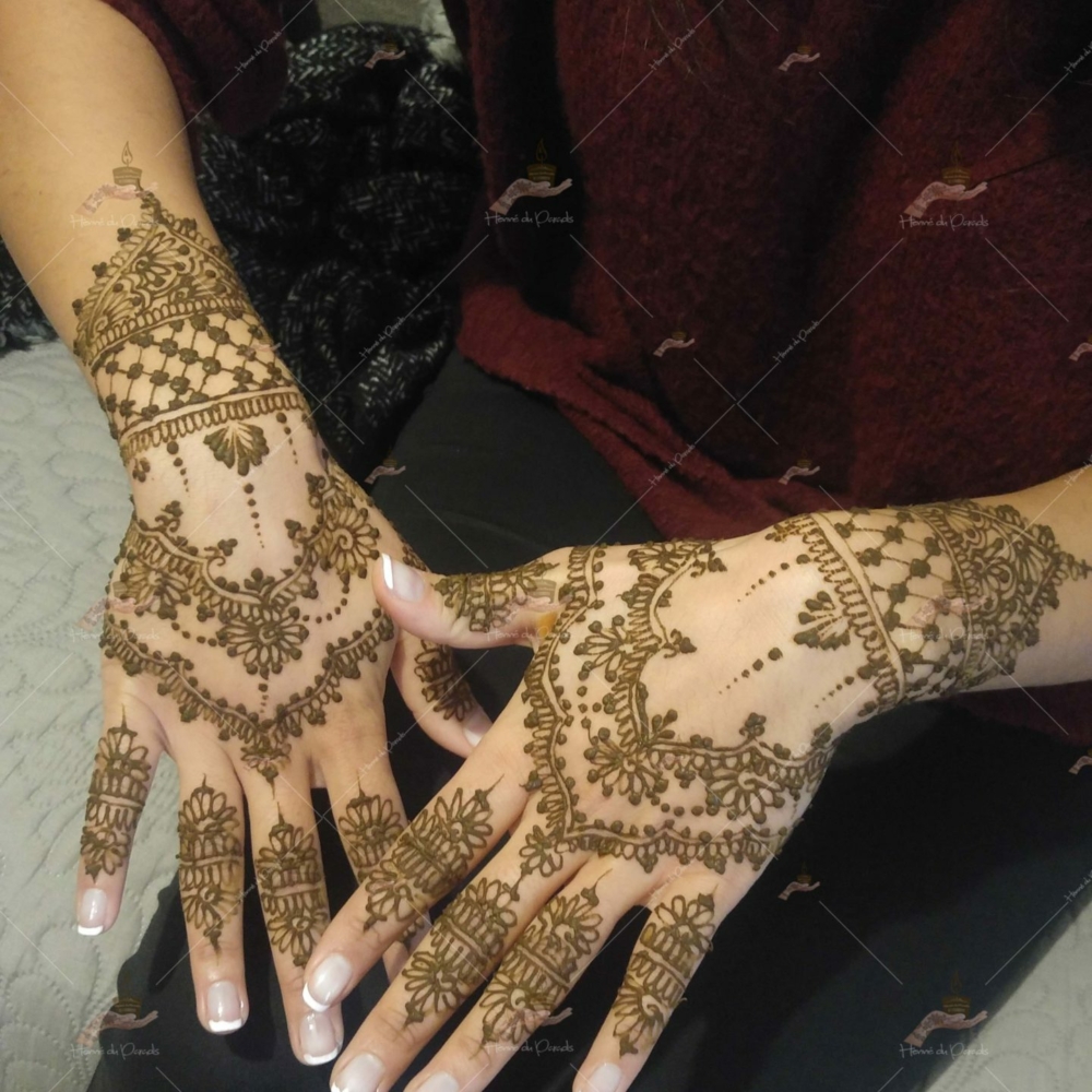 prestation henné du paradis mariage paris naturel henna henne domicile hlel tatouage fiancailles fassi mehendi day pas cher noir blanc rouge ile de france pose 78 yvelines mureaux poissy meulan argenteuil invitee main mariée