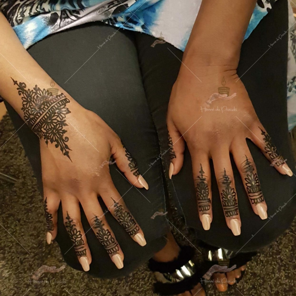 prestation henné du paradis mariage paris naturel henna henne domicile hlel tatouage fiancailles fassi mehendi day pas cher noir blanc rouge ile de france pose 78 yvelines mureaux poissy meulan argenteuil invitee main mariée