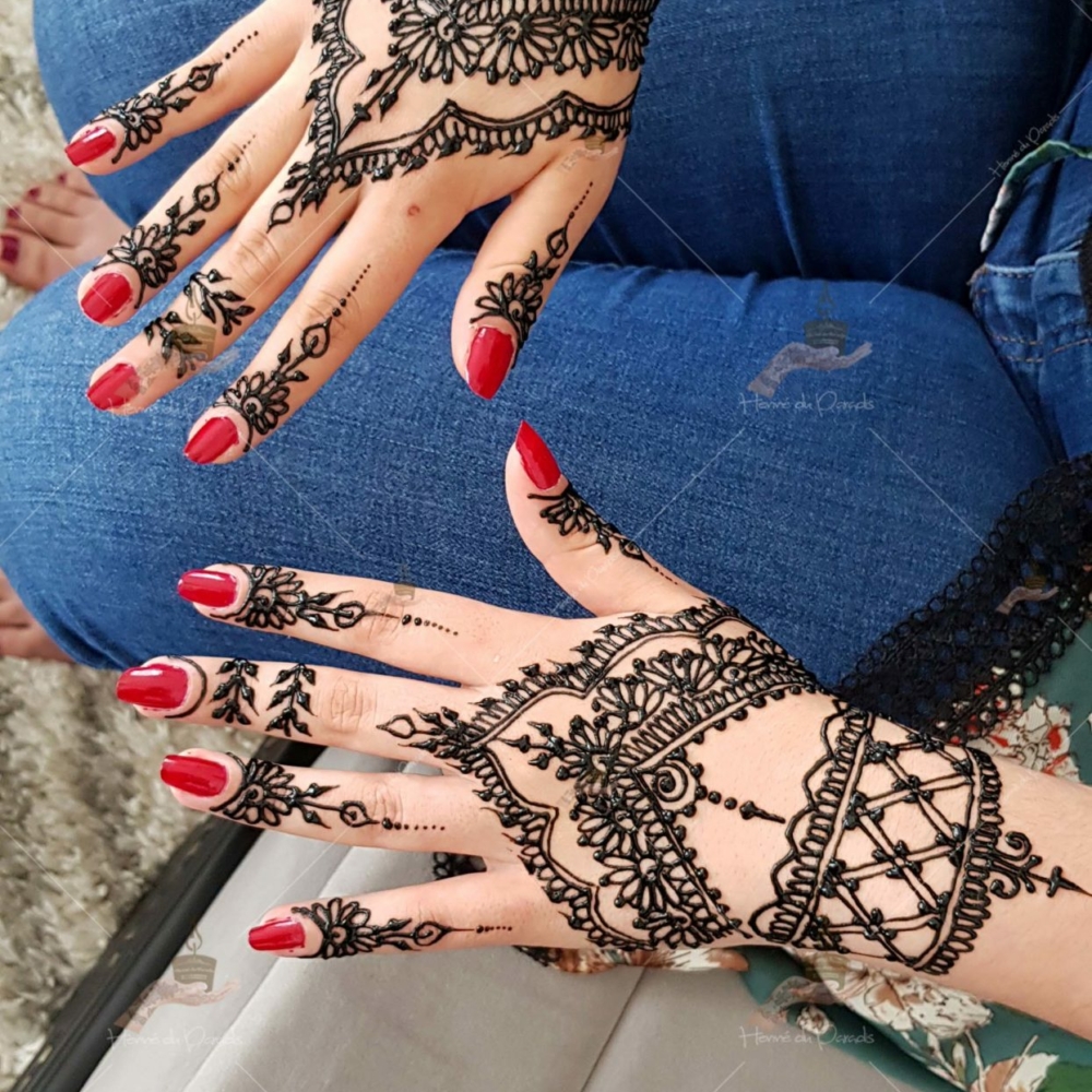 prestation henné du paradis mariage paris naturel henna henne domicile hlel tatouage fiancailles fassi mehendi day pas cher noir blanc rouge ile de france pose 78 yvelines mureaux poissy meulan argenteuil invitee main mariée