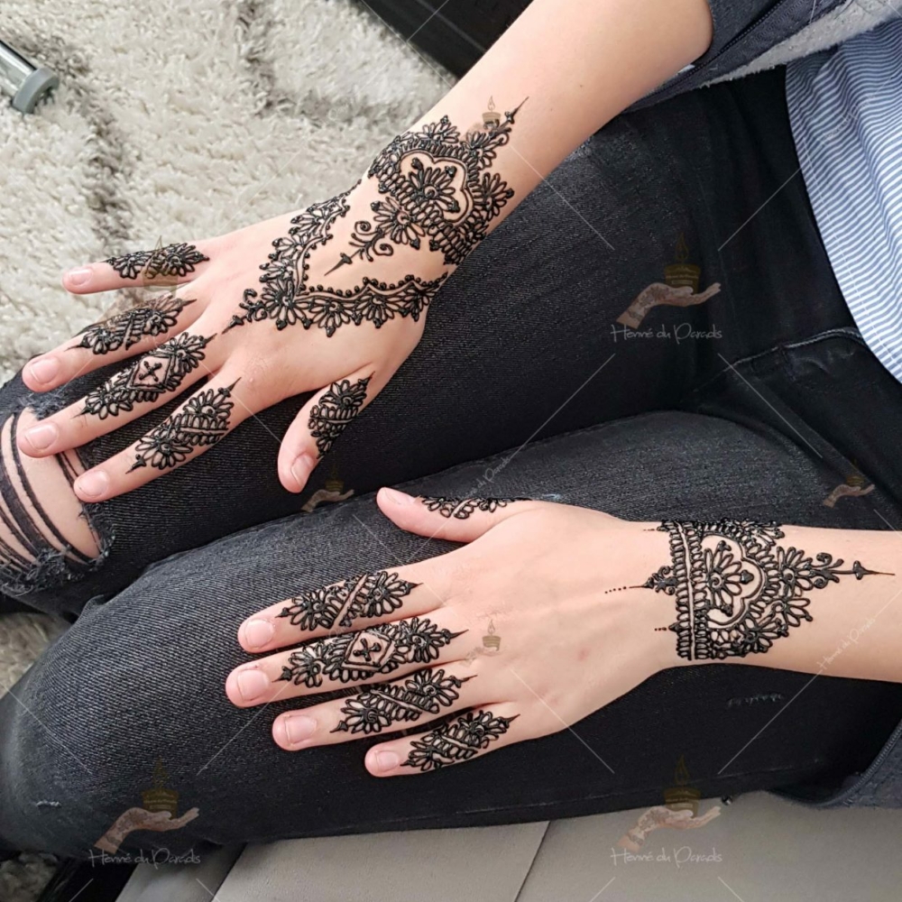 prestation henné du paradis mariage paris naturel henna henne domicile hlel tatouage fiancailles fassi mehendi day pas cher noir blanc rouge ile de france pose 78 yvelines mureaux poissy meulan argenteuil invitee main mariée