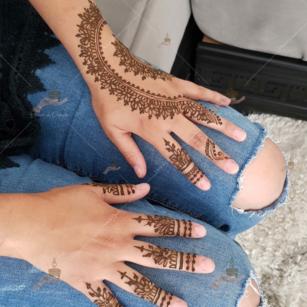 prestation henné du paradis mariage paris naturel henna henne domicile hlel tatouage fiancailles fassi mehendi day pas cher noir blanc rouge ile de france pose 78 yvelines mureaux poissy meulan argenteuil invitee main mariée