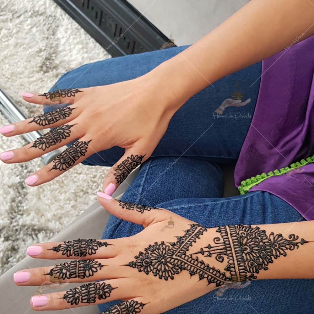 prestation henné du paradis mariage paris naturel henna henne domicile hlel tatouage fiancailles fassi mehendi day pas cher noir blanc rouge ile de france pose 78 yvelines mureaux poissy meulan argenteuil invitee main mariée