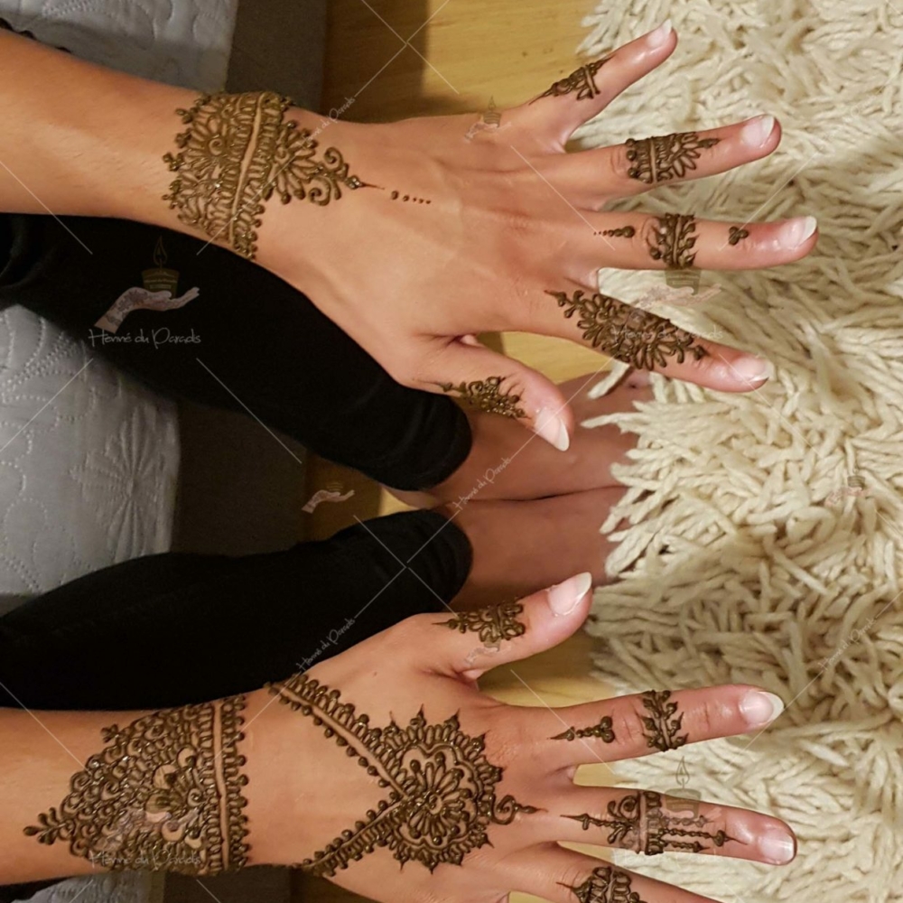 prestation henné du paradis mariage paris naturel henna henne domicile hlel tatouage fiancailles fassi mehendi day pas cher noir blanc rouge ile de france pose 78 yvelines mureaux poissy meulan argenteuil invitee main mariée