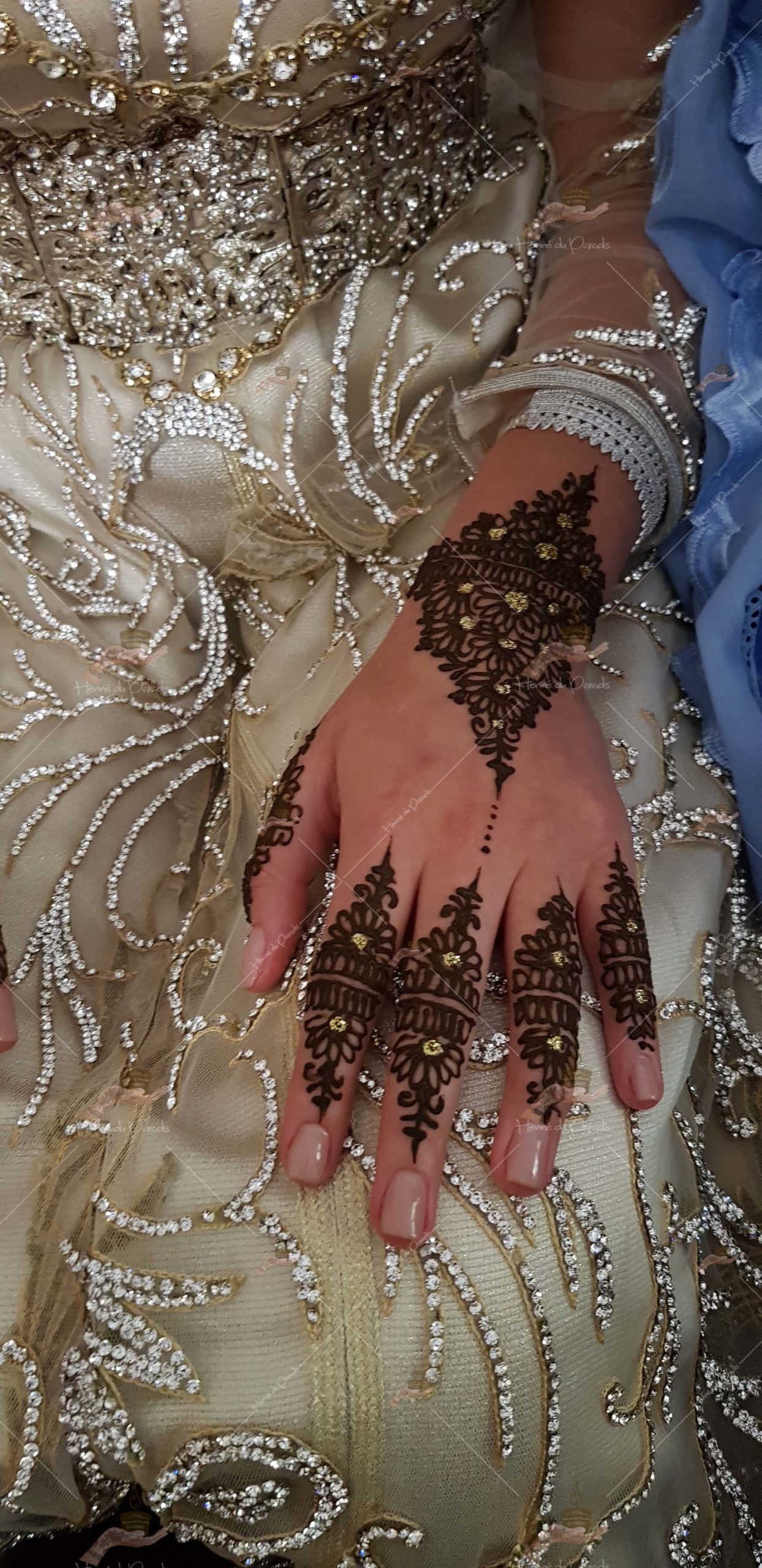 prestation fiançailles noir rouge Argenteuil invitée prix main dos cheville fête corps tatto déplacement pied blanc henné naturel qualité mariage Paris henna henne domicile paradis hlel tatouage fiancailles fassi mehendi day pas cher ile france pose 78 yvelines mureaux poissy meulan