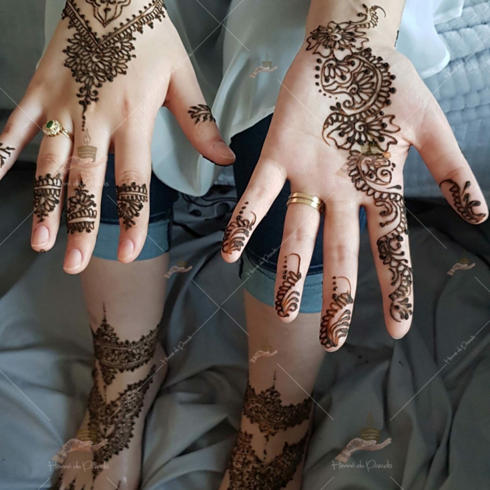 prestation henné du paradis mariage paris naturel henna henne domicile hlel tatouage fiancailles fassi mehendi day pas cher noir blanc rouge ile de france pose 78 yvelines mureaux poissy meulan argenteuil invitee main mariée