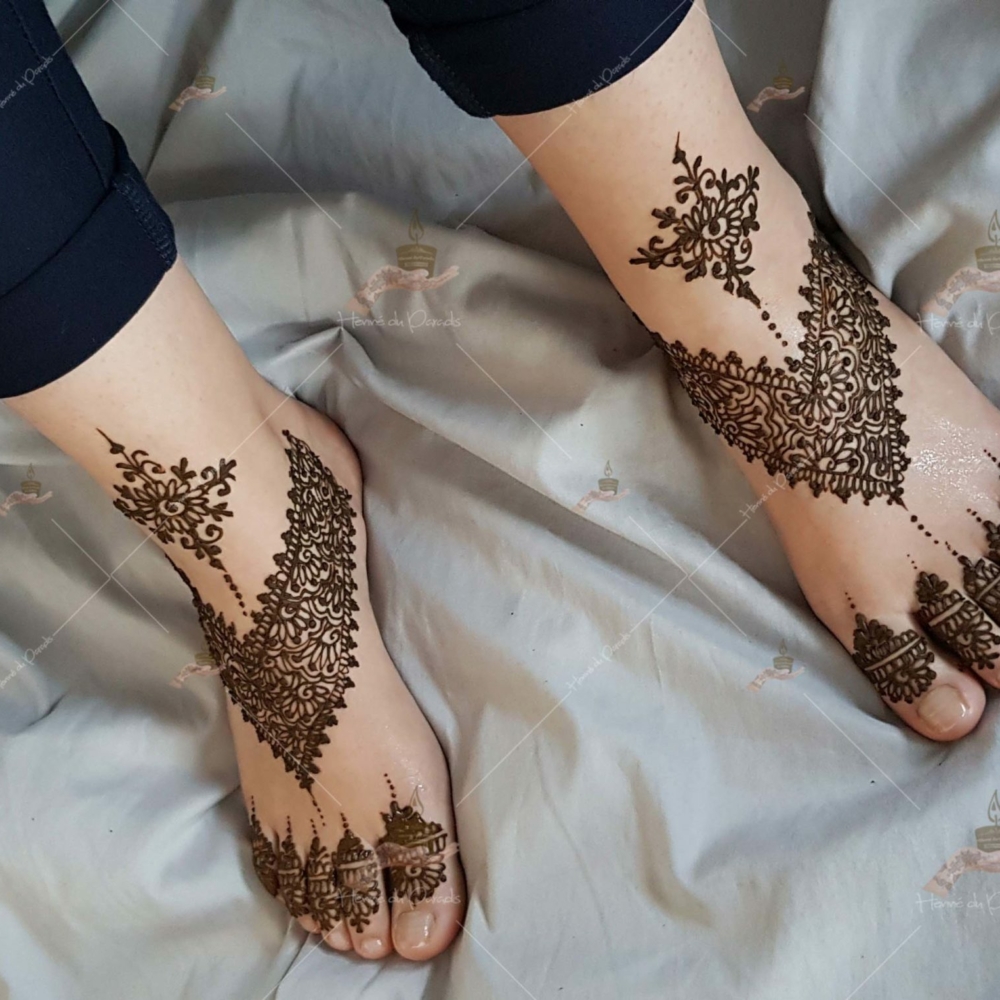 prestation henné du paradis mariage paris naturel henna henne domicile hlel tatouage fiancailles fassi mehendi day pas cher noir blanc rouge ile de france pose 78 yvelines mureaux poissy meulan pieds argenteuil invitee main mariée