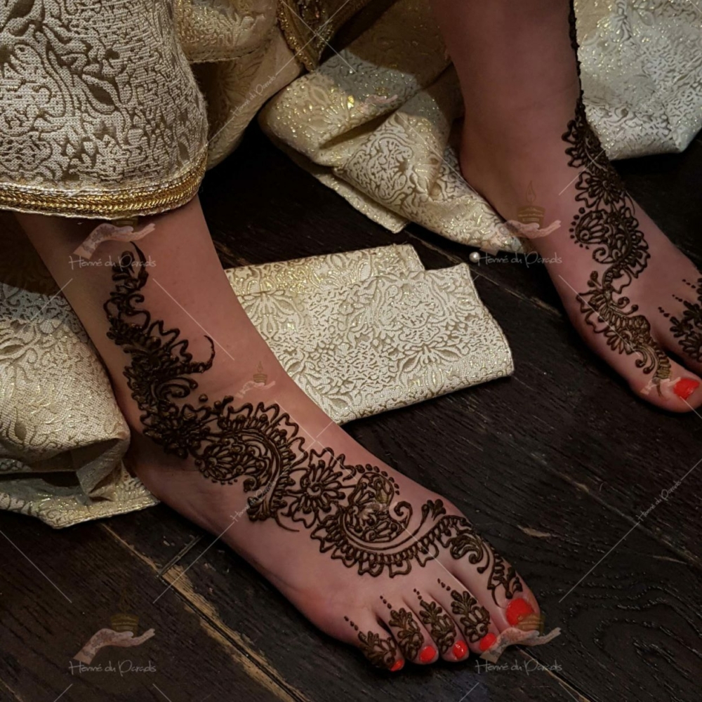 prestation henné du paradis mariage paris naturel henna henne domicile hlel tatouage fiancailles fassi mehendi day pas cher noir blanc rouge ile de france pose 78 yvelines mureaux poissy meulan argenteuil invitee main mariée