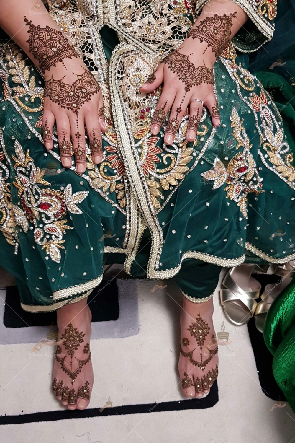 prestation henné du paradis mariage paris naturel henna henne domicile hlel tatouage fiancailles fassi mehendi day pas cher noir blanc rouge ile de france pose 78 yvelines mureaux poissy pieds meulan argenteuil invitee main mariée