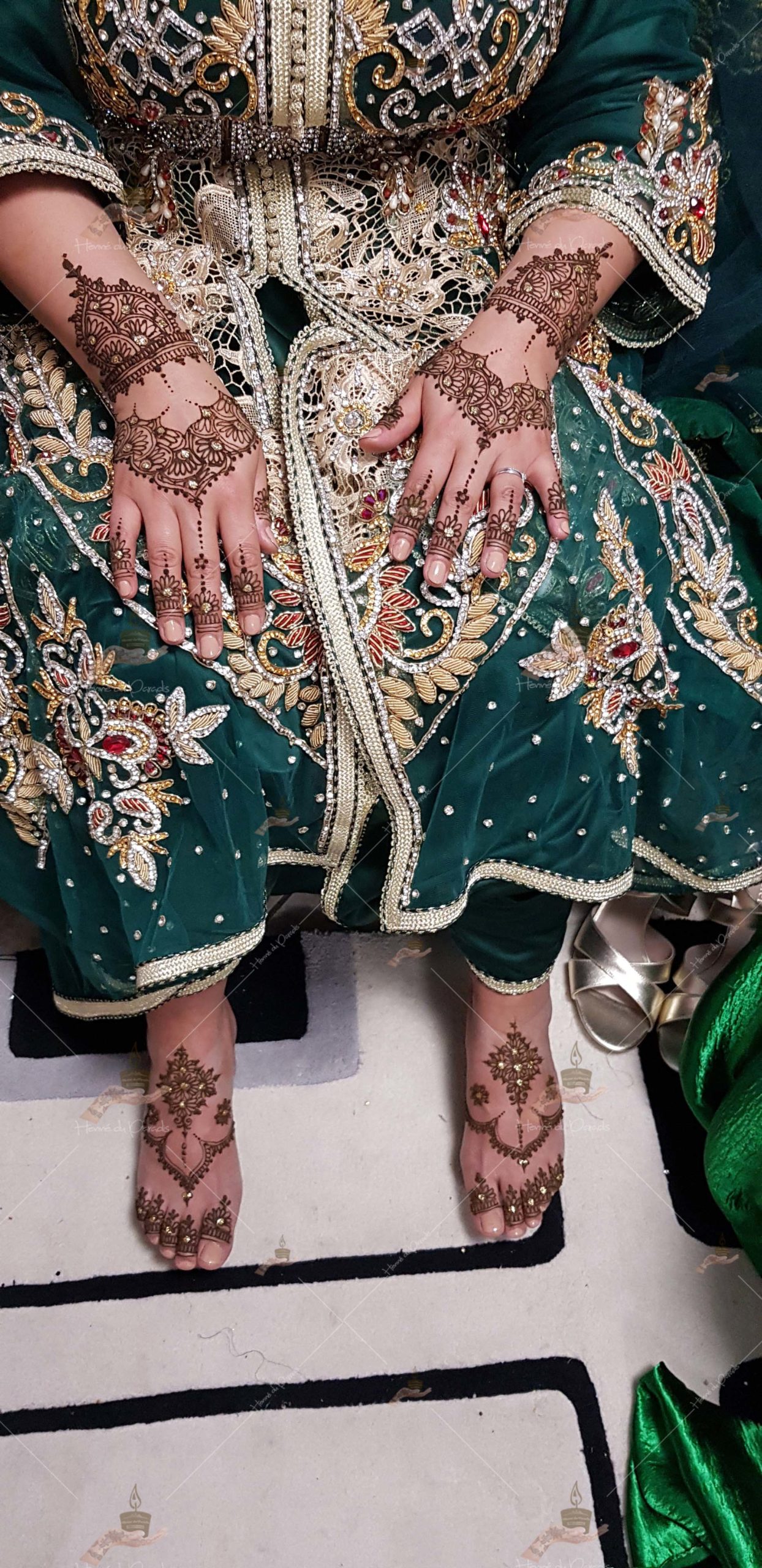 prestation fiançailles noir rouge Argenteuil invitée prix main dos cheville fête corps tatto déplacement pied blanc henné naturel qualité mariage Paris henna henne domicile paradis hlel tatouage fiancailles fassi mehendi day pas cher ile france pose 78 yvelines mureaux poissy meulan