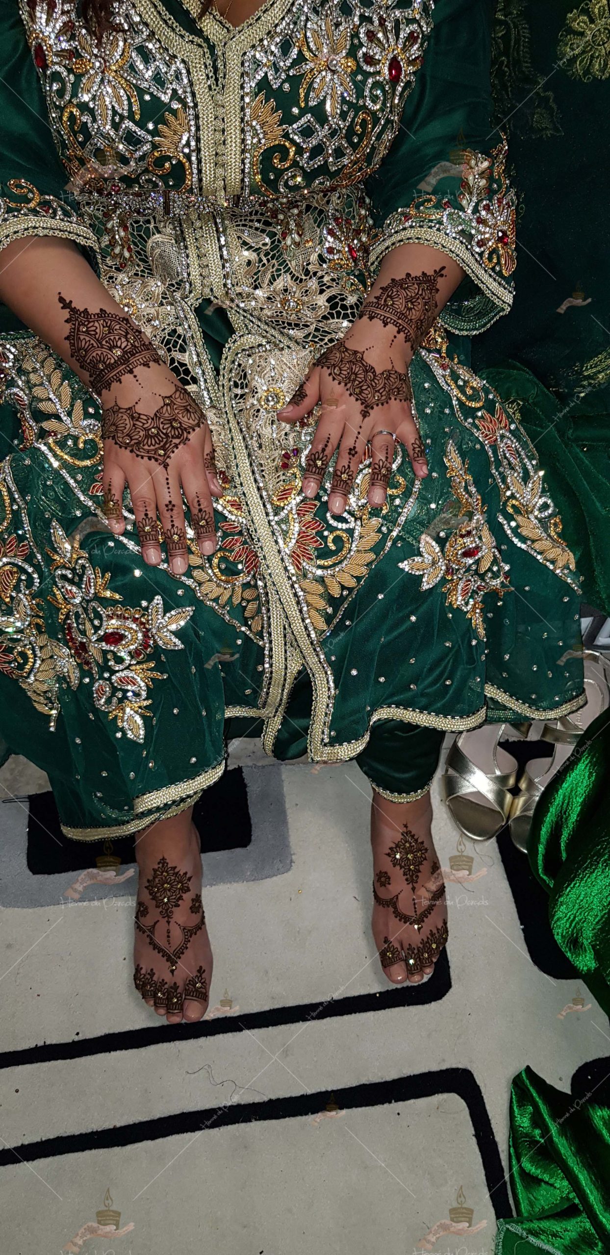 prestation henné du paradis mariage paris naturel henna henne domicile hlel tatouage fiancailles fassi mehendi day pas cher noir blanc rouge ile de france pose 78 yvelines mureaux poissy meulan argenteuil invitee main mariée