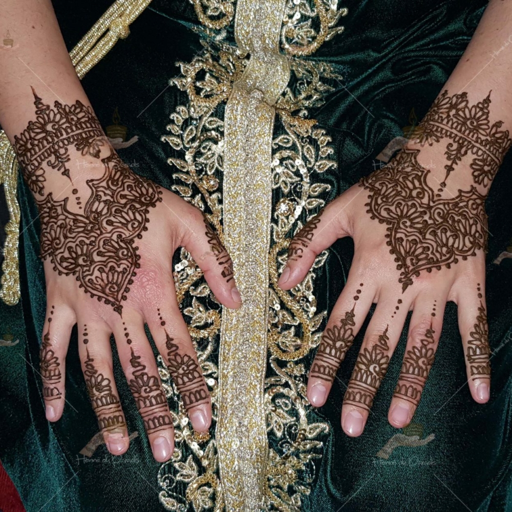 prestation henné du paradis mariage paris naturel henna henne domicile hlel tatouage fiancailles fassi mehendi day pas cher noir blanc rouge ile de france pose 78 yvelines mureaux poissy meulan argenteuil invitee main mariée