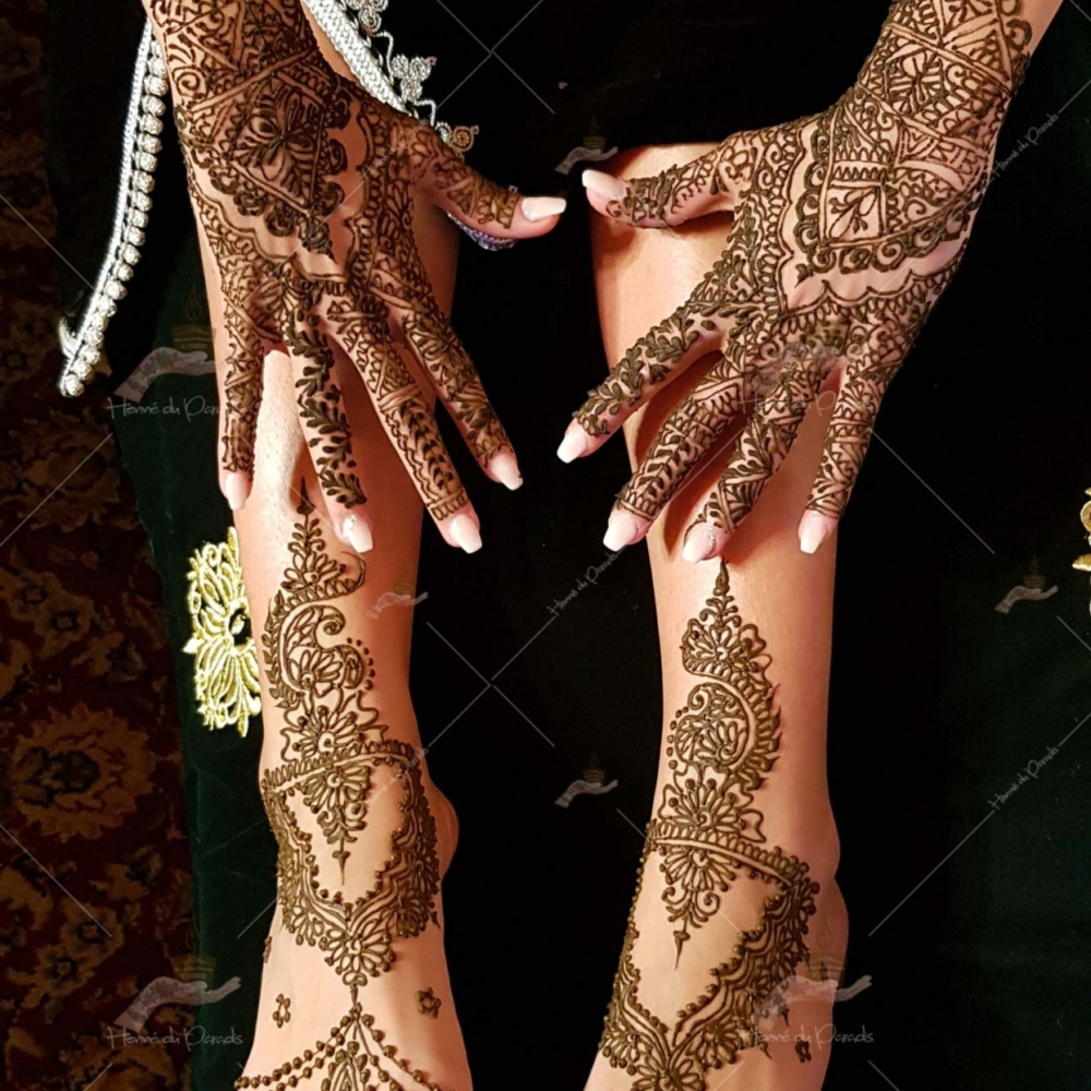 prestation henné du paradis pieds mariage paris naturel henna henne domicile hlel tatouage fiancailles fassi mehendi day pas cher noir blanc rouge ile de france pose 78 yvelines mureaux poissy meulan argenteuil invitee main mariée