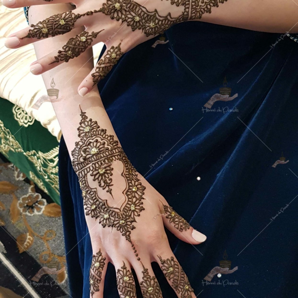 prestation henné du paradis mariage paris naturel henna henne domicile hlel tatouage fiancailles fassi mehendi day pas cher noir blanc rouge ile de france pose 78 yvelines mureaux poissy meulan argenteuil invitee main mariée