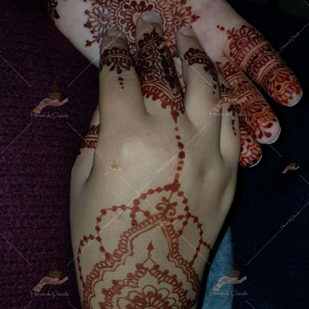 prestation henné du paradis mariage paris naturel henna henne domicile paradis hlel tatouage fiancailles fassi mehendi day pas cher noir blanc rouge ile de france pose 78 yvelines mureaux poissy meulan argenteuil invitee main mariée