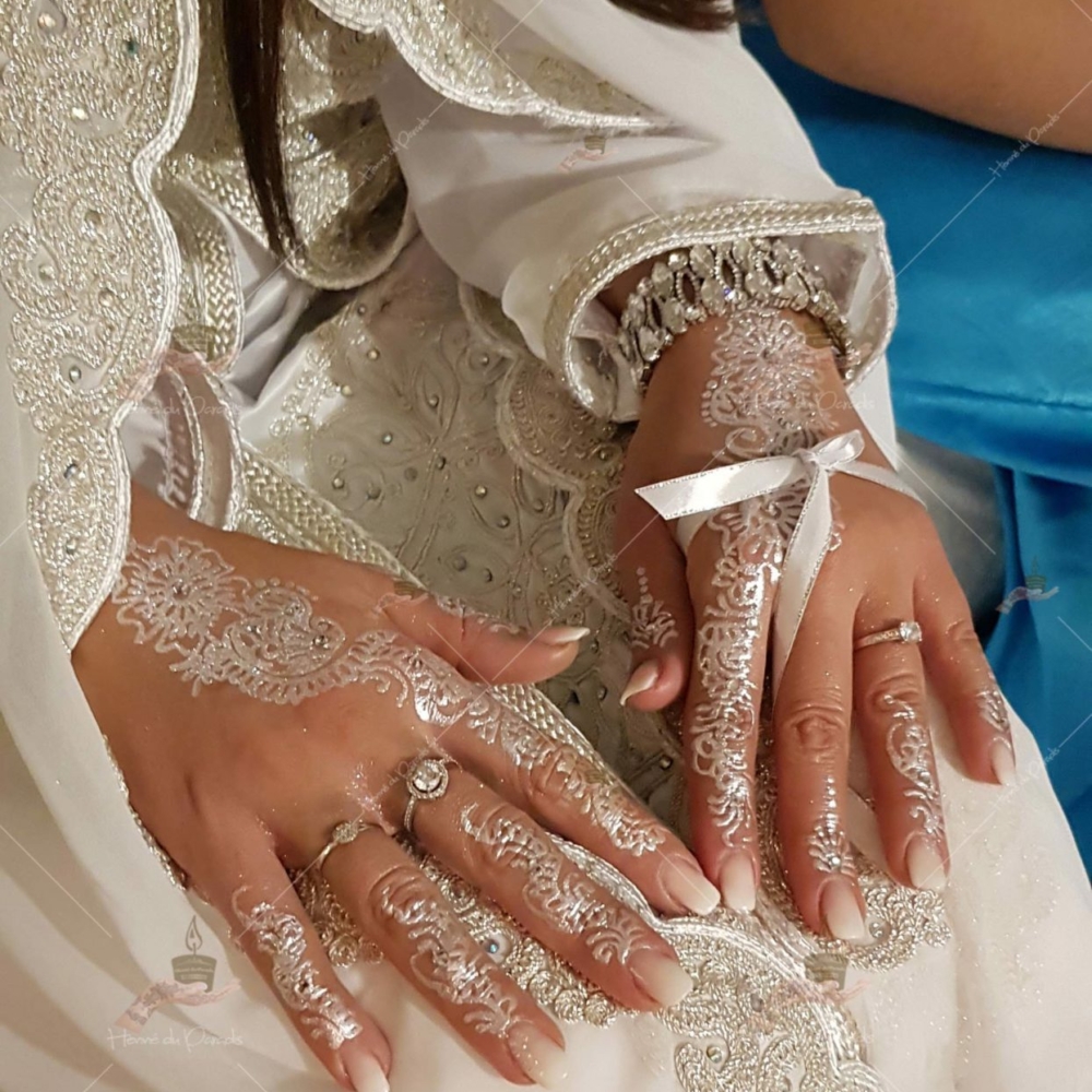 prestation henné du paradis mariage paris naturel henna henne domicile paradis hlel tatouage fiancailles fassi mehendi day pas cher noir blanc rouge ile de france pose 78 yvelines mureaux poissy meulan argenteuil invitee main mariée