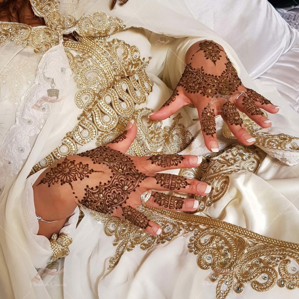 prestation henné du paradis mariage paris naturel henna henne domicile paradis hlel tatouage fiancailles fassi mehendi day pas cher noir blanc rouge ile de france pose 78 yvelines mureaux poissy meulan argenteuil invitee main mariée