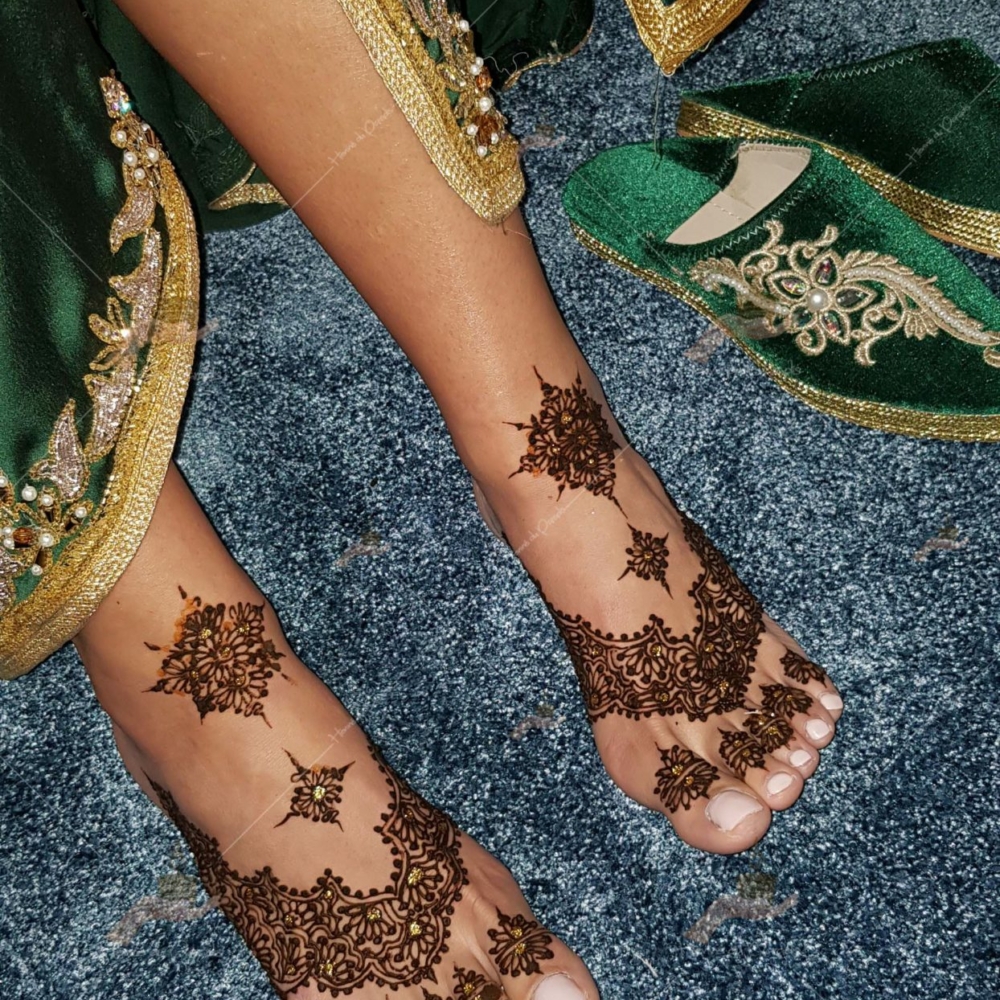 prestation henné du paradis mariage paris naturel henna henne domicile paradis hlel tatouage fiancailles fassi mehendi day pas cher noir blanc rouge ile de france pose 78 yvelines mureaux poissy meulan argenteuil invitee main mariée