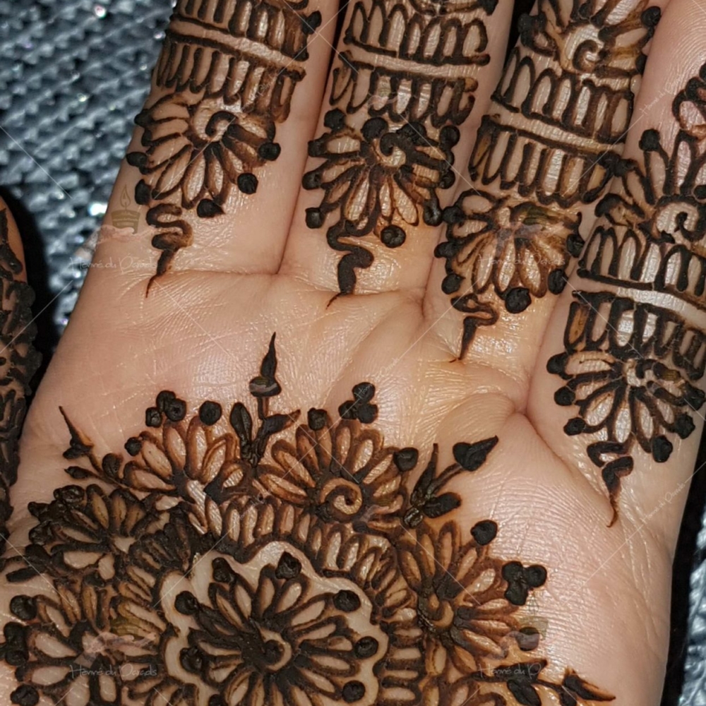 prestation henné du paradis mariage paris naturel henna henne domicile paradis hlel tatouage fiancailles fassi mehendi day pas cher noir blanc rouge ile de france pose 78 yvelines mureaux poissy meulan argenteuil invitee main mariée