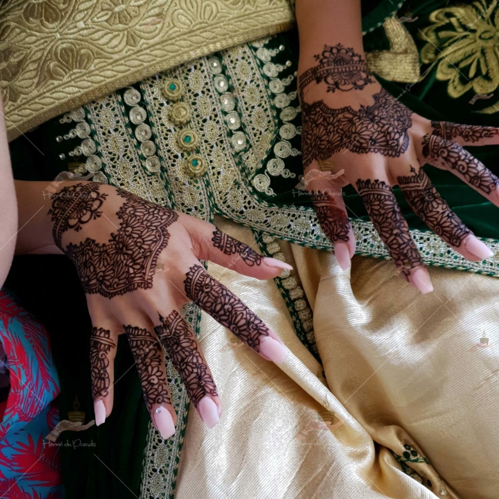 prestation henné du paradis mariage paris naturel henna henne domicile paradis hlel tatouage fiancailles fassi mehendi day pas cher noir blanc rouge ile de france pose 78 yvelines mureaux poissy meulan argenteuil invitee main mariée