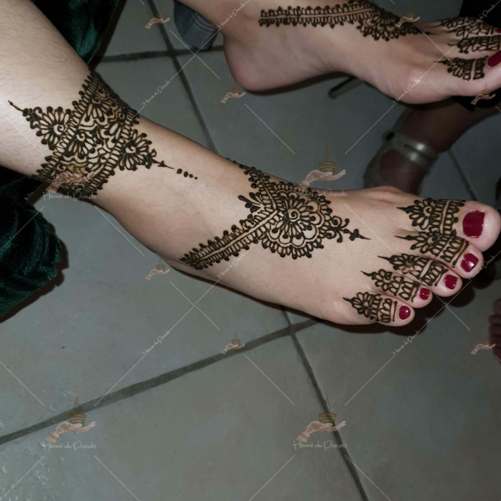 prestation henné du paradis mariage paris naturel henna henne domicile paradis hlel tatouage fiancailles fassi mehendi day pas cher noir blanc rouge ile de france pose 78 yvelines mureaux poissy meulan argenteuil invitee main mariée