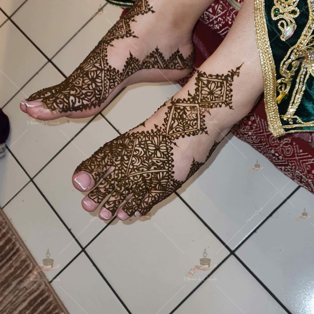 prestation henné du paradis mariage paris naturel henna henne domicile hlel tatouage fiancailles fassi mehendi day pas cher noir blanc rouge ile de france pose 78 yvelines mureaux poissy meulan argenteuil invitee main mariée