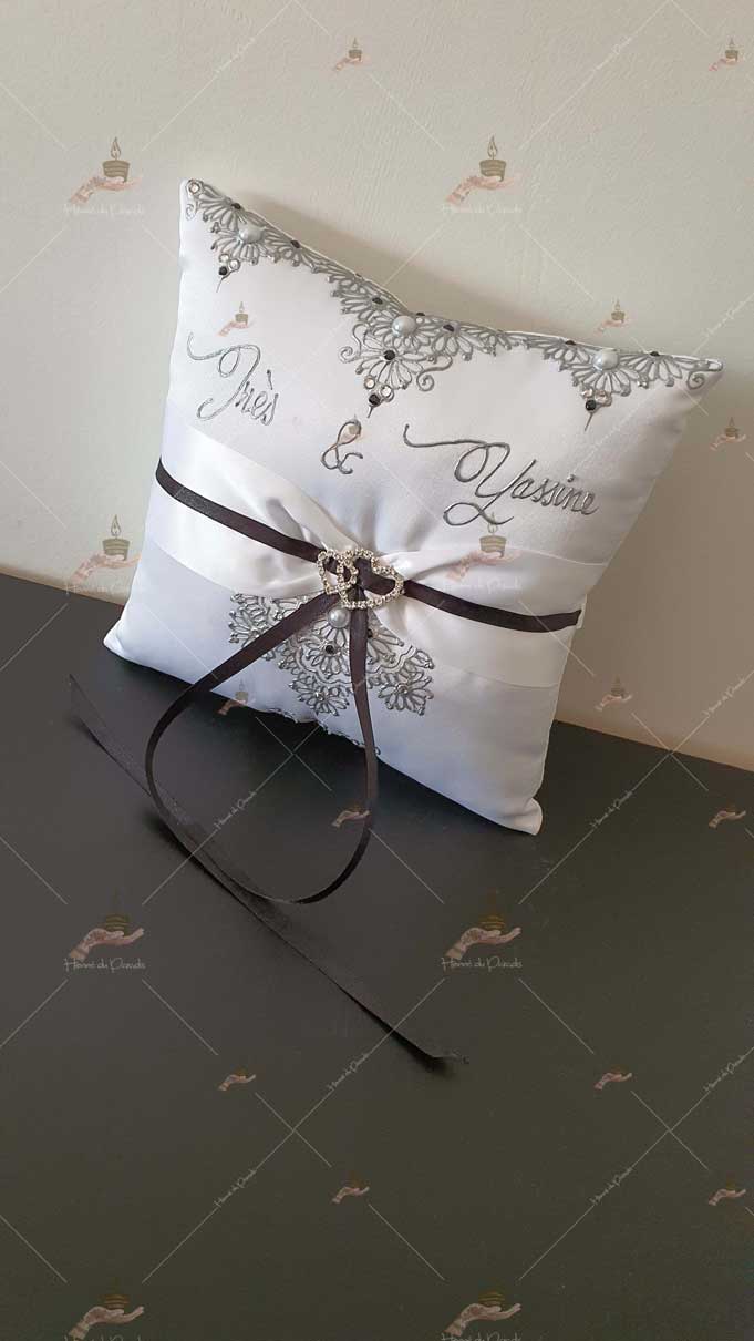 coussin, porte-alliances, personnalisé paris, idf, Ile-de-france, 78, mariage, fiançailles, hlel, personnalisation, cérémonie, artisanale, amour, mariés, henné, henna