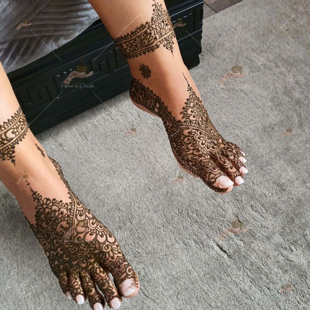 prestation henné du paradis mariage paris naturel henna henne domicile hlel tatouage fiancailles fassi mehendi day pas cher noir blanc rouge ile de france pose 78 yvelines mureaux poissy meulan argenteuil invitee main mariée