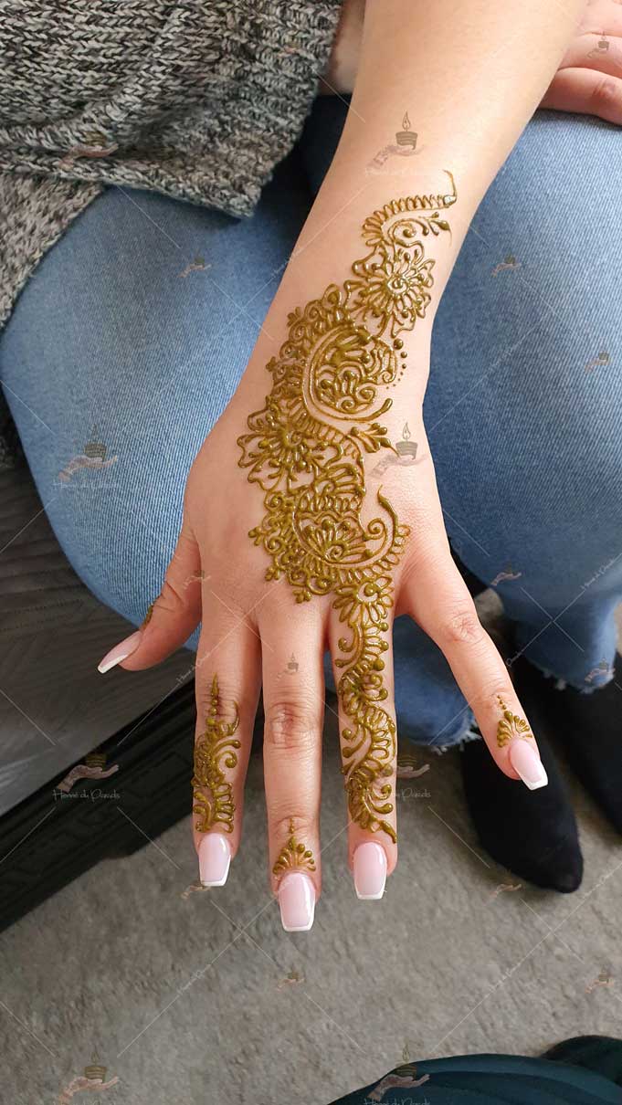 prestation henné du paradis mariage paris naturel henna henne domicile hlel tatouage fiancailles fassi mehendi day pas cher noir blanc rouge ile de france pose 78 yvelines mureaux poissy meulan argenteuil invitee main mariée