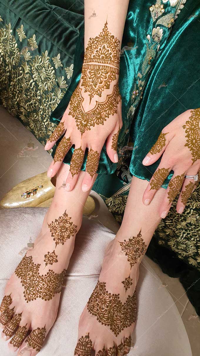 prestation henné du paradis mariage paris naturel henna henne domicile hlel tatouage fiancailles fassi mehendi day pas cher noir blanc rouge ile de france pose 78 yvelines mureaux poissy pieds meulan argenteuil invitee main mariée