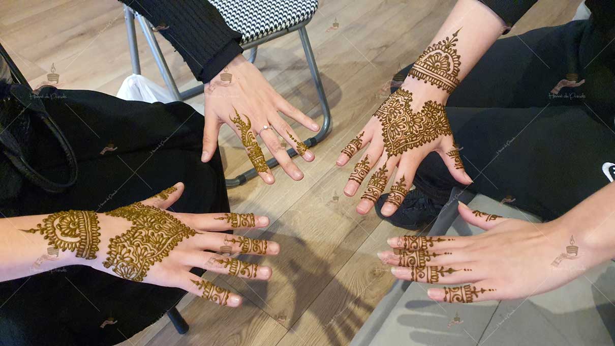 prestation henné du paradis mariage paris naturel henna henne domicile hlel tatouage fiancailles fassi mehendi day pas cher noir blanc rouge ile de france pose 78 yvelines mureaux poissy meulan argenteuil invitee main mariée