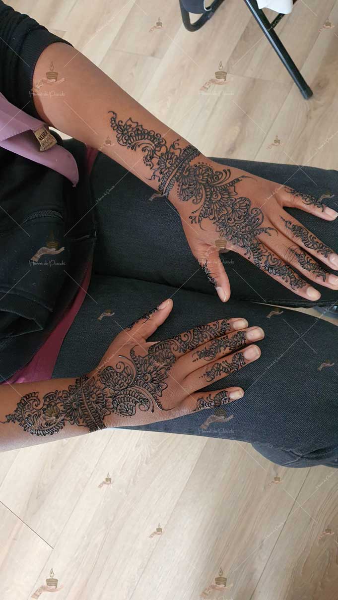 prestation henné du paradis mariage paris naturel henna henne domicile hlel tatouage fiancailles fassi mehendi day pas cher noir blanc rouge ile de france pose 78 yvelines mureaux poissy meulan argenteuil invitee main mariée