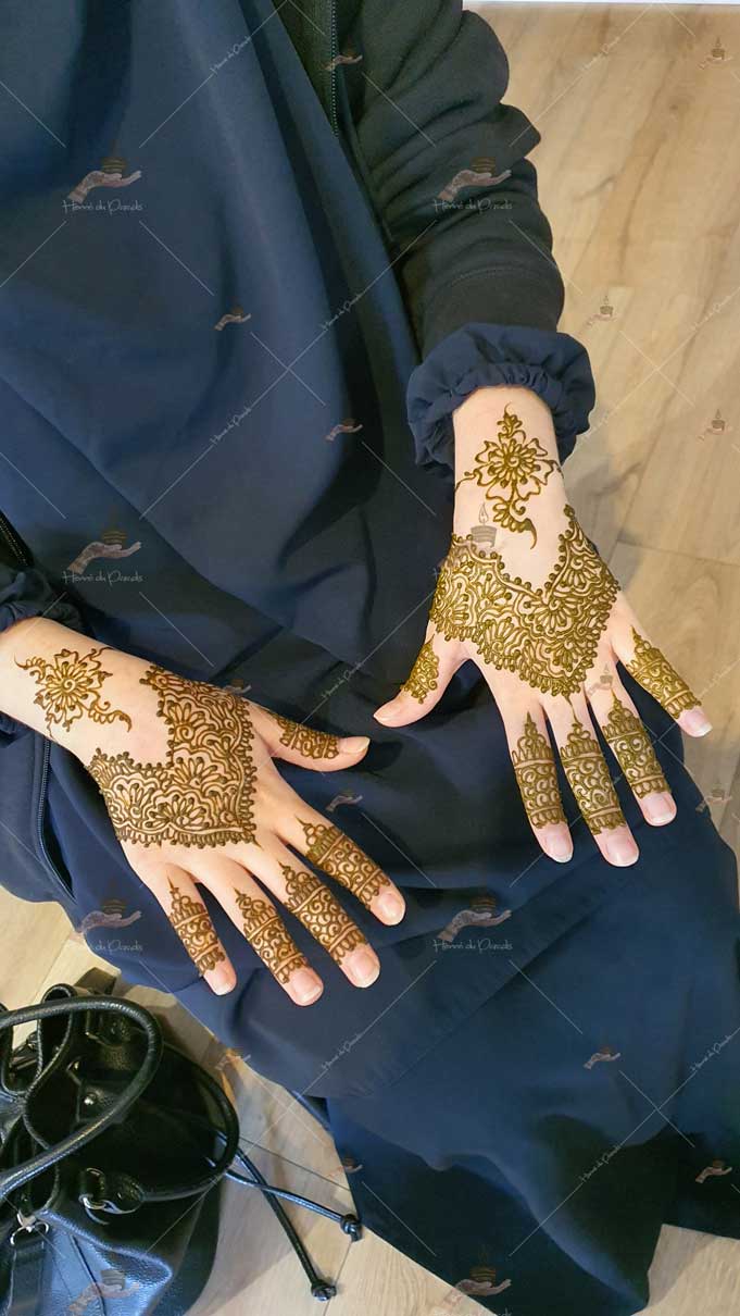 prestation henné du paradis mariage paris naturel henna henne domicile hlel tatouage fiancailles fassi mehendi day pas cher noir blanc rouge ile de france pose 78 yvelines mureaux poissy meulan argenteuil invitee main mariée