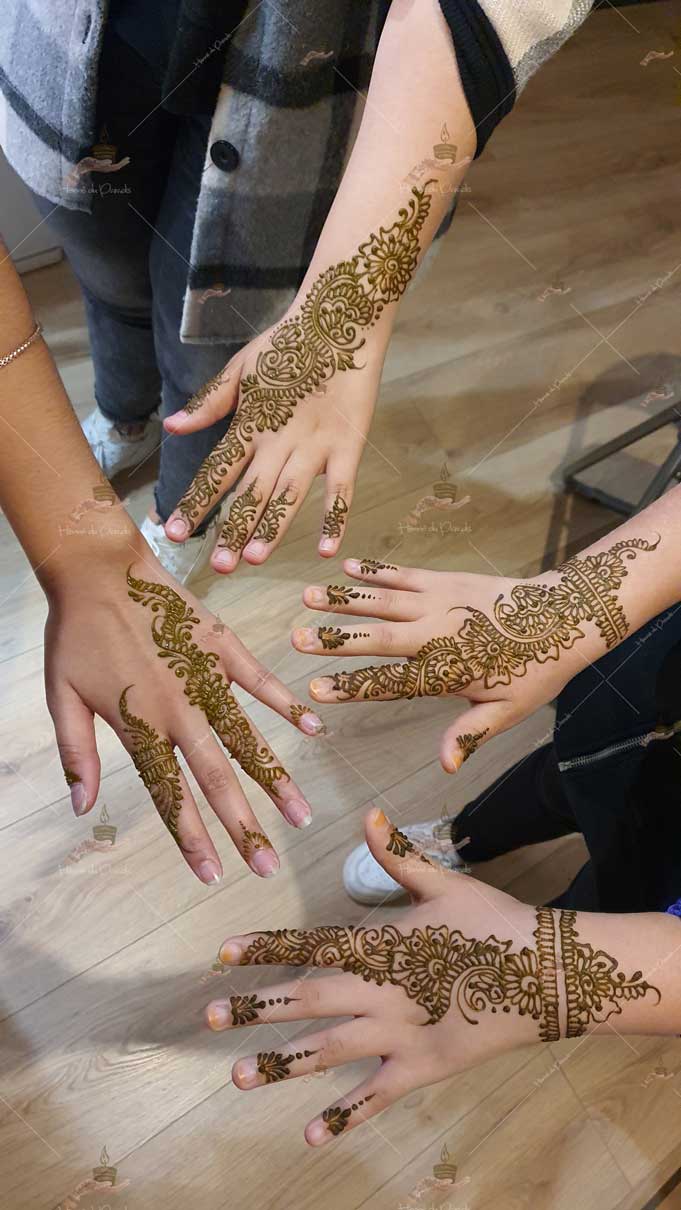 prestation henné du paradis mariage paris naturel henna henne domicile hlel tatouage fiancailles fassi mehendi day pas cher noir blanc rouge ile de france pose 78 yvelines mureaux poissy meulan argenteuil invitee main mariée