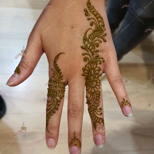 prestation henné du paradis mariage paris naturel henna henne domicile hlel tatouage fiancailles fassi mehendi day pas cher noir blanc rouge ile de france pose 78 yvelines mureaux poissy meulan argenteuil invitee main mariée